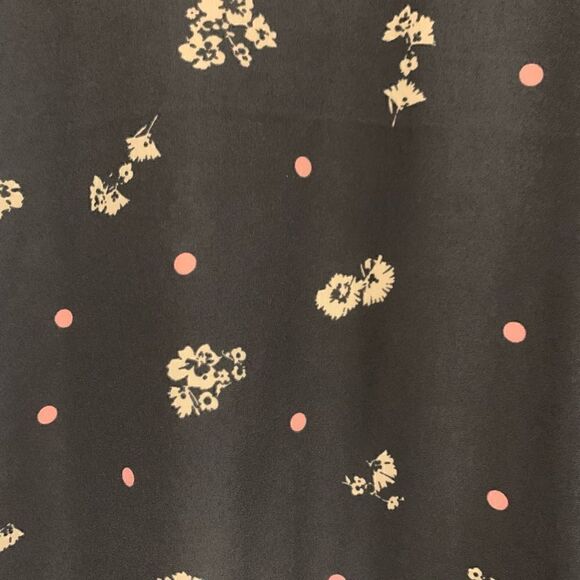 Express | V-Neck Blouse - Picture 3 of 7